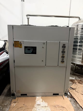 Lienm #HTI-30AD, Industrial Water Chiller, with 528 Gallon Water Holding Tank, brand new - Image 1