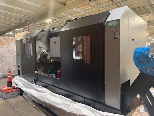 DMC #DL-55, CNC lathe, Fanuc 0iT, 30.5" swing, 21" chuck, 6.3" bar, programmable tailstock, brand new in crate - Image 3