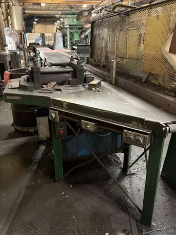 Custom fabricated hydraulic horizontal straigthening press (3 available) - Image 1
