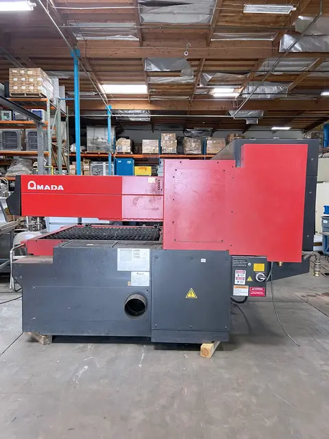 Amada #AF2000E, CNC CO2 laser, 2000 watt, 49.6" x49.6" working area, Fanuc 16i L, 2007 - Image 6