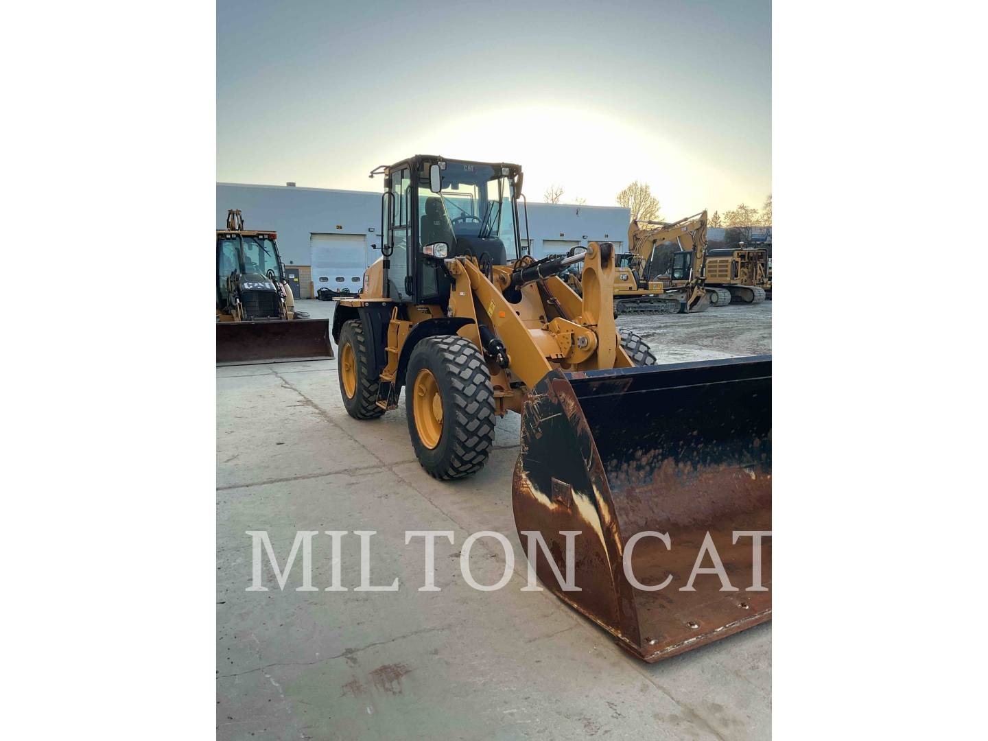 Cat 920, Wheel Loader, 1109 hours, S/N: JW202504, 2023 - Image 2