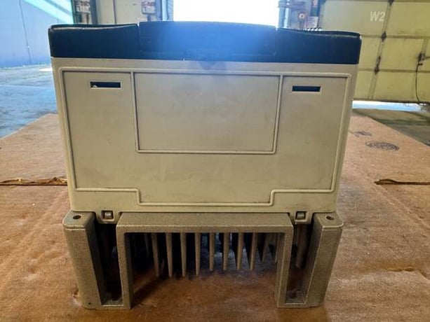 Allen-Bradley 20AD5P0A0AYNNNC0 Variable Frequency Drive 480V AC 3-Phase Untested Surplus 01431 - Image 4
