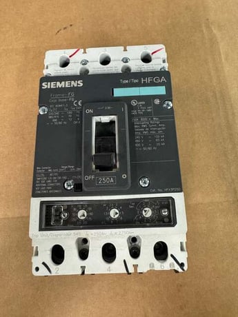 Siemens HFX3P250 Molded Case Circuit Breaker 600V Untested Surplus - Image 1