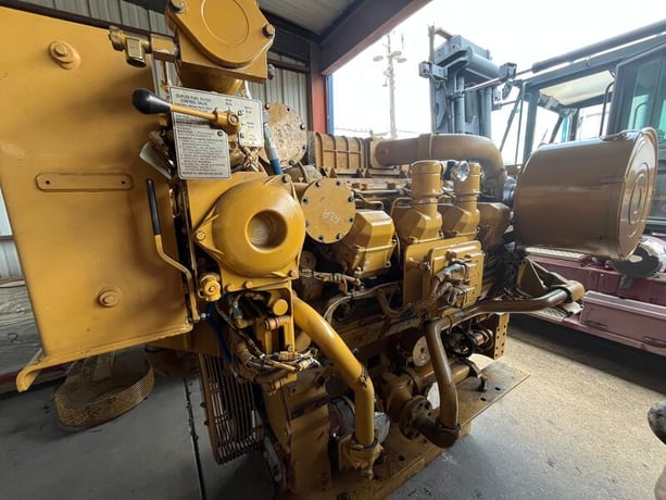 1000 HP Caterpillar #3508B, diesel marine engine, 1600 RPM, sound attenuated enclosure 0, 2002 - Image 3
