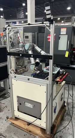 Universal Robots, ur- 5e, CoBot, 11 lb. payload, 33.5" reach, mounted on worktable, 2021 - Image 2