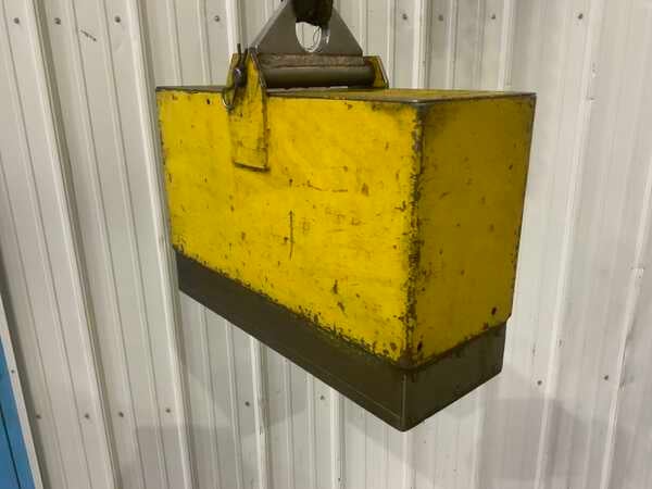 Magnalift #LB4G, 3500 lb. lifting magnet, built-in charger, 20" base length, 7" base width - Image 5