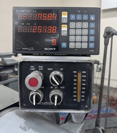 Hardinge #HLV-H-EM, inch/metric theading, digital read out, very well tooled - Image 2