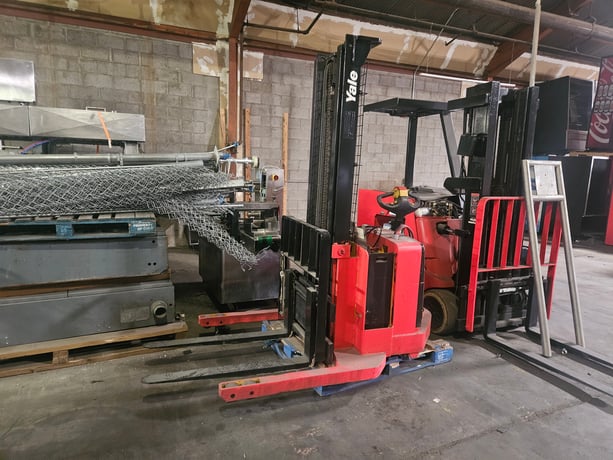 Yale Electric Walkie Straddle Stacker (Walk-Behind) - Image 1