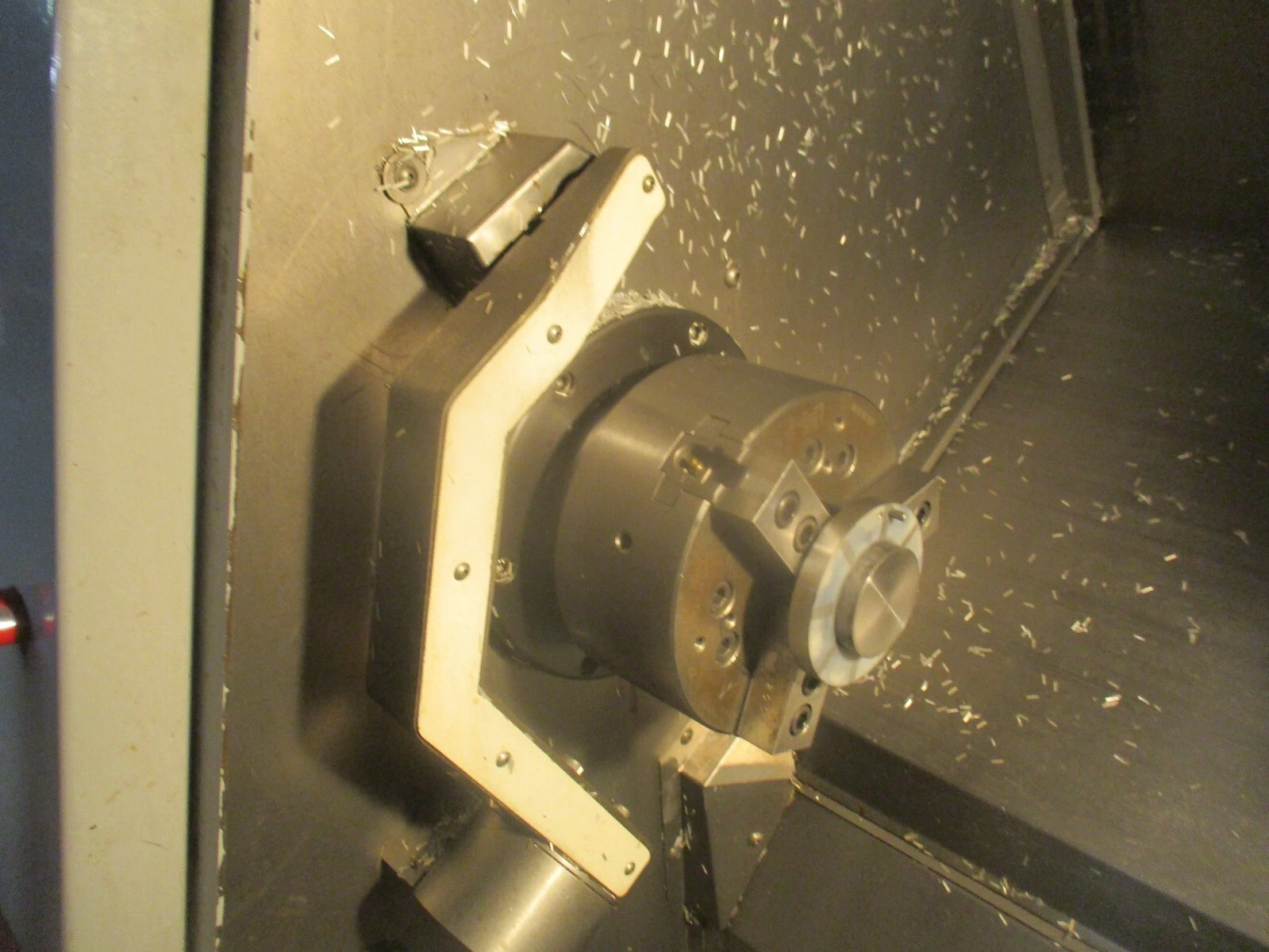 Haas #SL-20, CNC lathe, 23" swing, 8" chuck, 2" bar, 10.3" dia., 24" lgth, 20 HP, 4000 RPM, 3-phase - Image 4