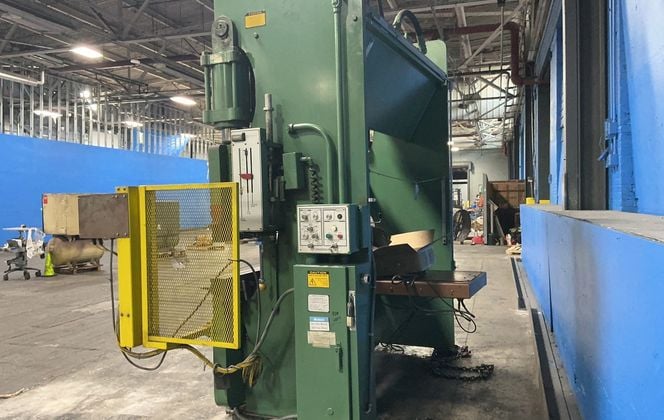90 Ton, Cincinnati #90-CB-X-6-FT, hydraulic press brake, 8" stroke, Dyna Bend control, light curtains - Image 6