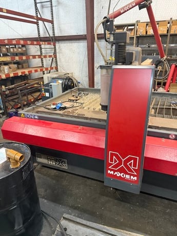 Omax #Maxiem-1530, CNC waterjet cutting system, 10' x 5' 2" cutting envelope, 12" Z, 50000 PSI, Intelli-MAX - Image 1