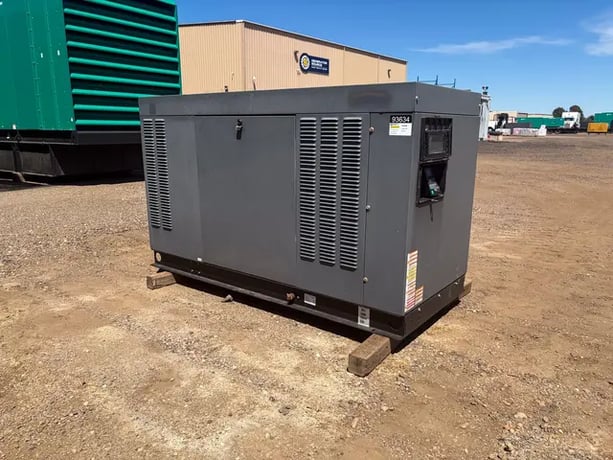 48 KW Generac #HG04854KNAX, natural gas generator, enclosed, 277/480 Volts, 60 hours, 2016 - Image 2