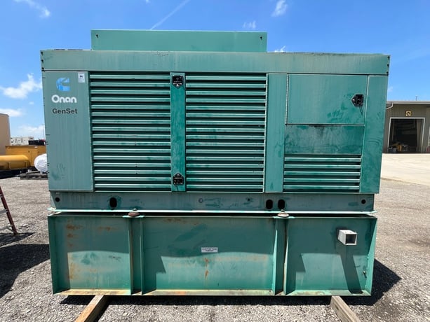 350 KW Cummins #DFCC, diesel generator set, 277/480 Volts, 638 hours, 1800 RPM, NTA-855-G3 engine - Image 1