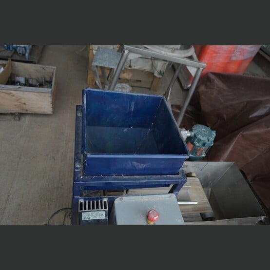 Eriez #26C, Pan Vibrator, 9,000 Gauss Magnetic Separator, 10" belt conveyor, 4" diameter magnetic head - Image 5