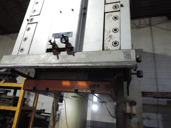 250 Ton, Pacific #250PF-OBS, Hydraulic Press, 58" x34" bed, 36" x28" ram, 10" stroke, 9-1/2" Shut Height - Image 6