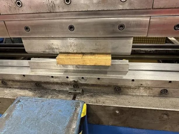 400 Ton, Accurpress #7400-14, CNC Hydraulic Press Brake, 14' overall, 148" between housing, 10" stroke, 10" - Image 3