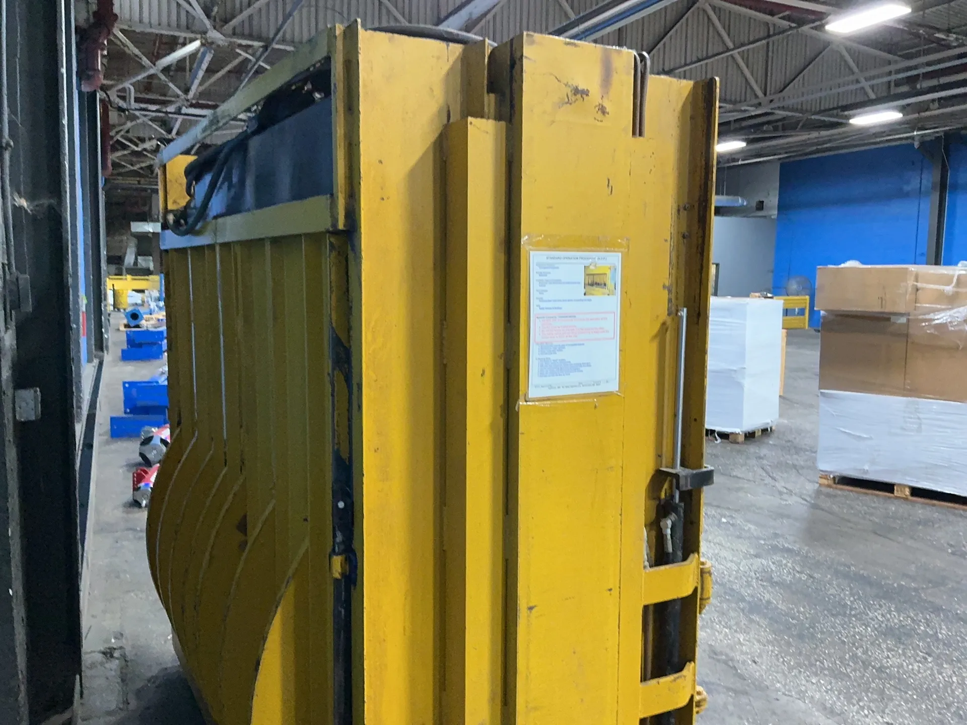 72" x 32" GPI, Downstroke Vertical Baler - Image 6