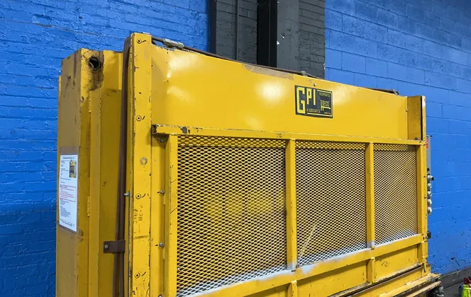 72" x 32" GPI, Downstroke Vertical Baler - Image 7