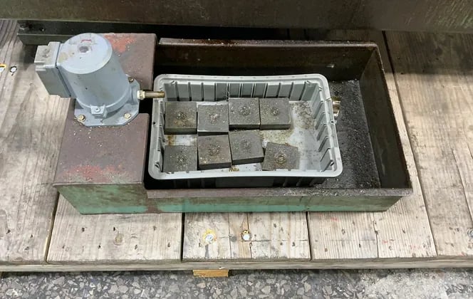 16" x 54" Harrison #M400, Engine Lathe, 10" 3-jaw chuck, 3" bore, 10 HP, 460 V., 1974 - Image 2