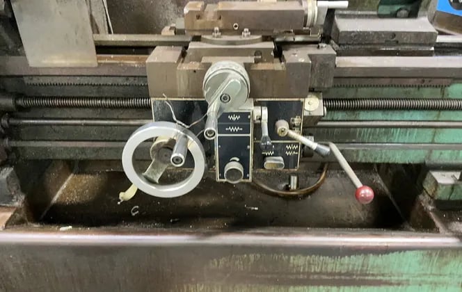 16" x 54" Harrison #M400, Engine Lathe, 10" 3-jaw chuck, 3" bore, 10 HP, 460 V., 1974 - Image 5