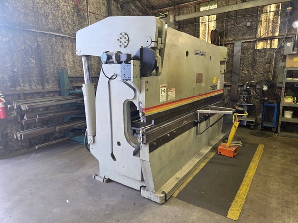 250 Ton, Accurpress #725012, Hydraulic Press Brake, 12' overall, excellent, 2010 - Image 1