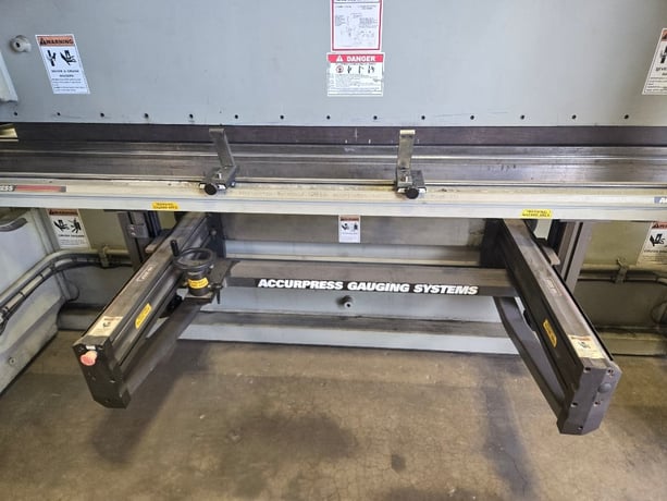 250 Ton, Accurpress #725012, Hydraulic Press Brake, 12' overall, excellent, 2010 - Image 5