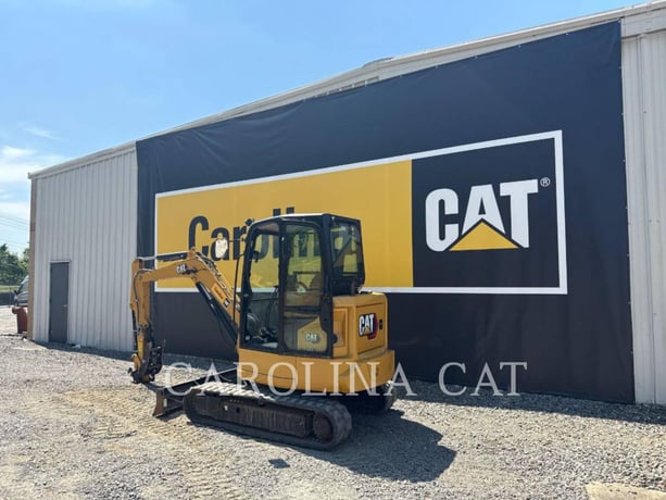 Cat 304 CB TH, Mini Excavator, 1818 hours, S/N: AN400896, 2022 - Image 2