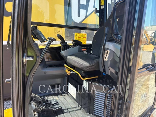 Cat 304 CB TH, Mini Excavator, 1818 hours, S/N: AN400896, 2022 - Image 4