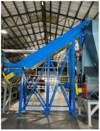 18" wide x 17.2' long MC3 #SBC1800CNVBELWA, inclined belt conveyor, 21&deg; incline, 66 FPM, 230 V., 3-ph, new - Image 1