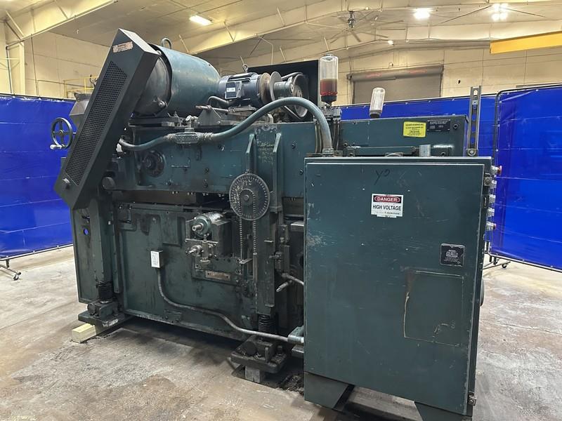30" x 8" Oliver #2072, double-sided strait-o-planer, 75 HP top & 60 HP bottom, 40-120 FPM feed - Image 3