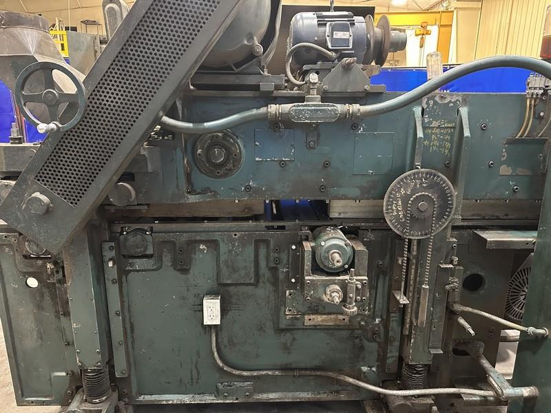 30" x 8" Oliver #2072, double-sided strait-o-planer, 75 HP top & 60 HP bottom, 40-120 FPM feed - Image 10