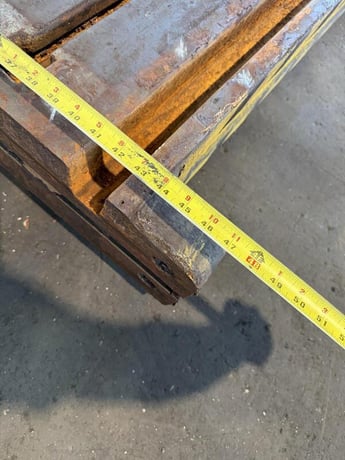 4.5'-42" Carlton, radial arm drill, Kicker base - Image 7