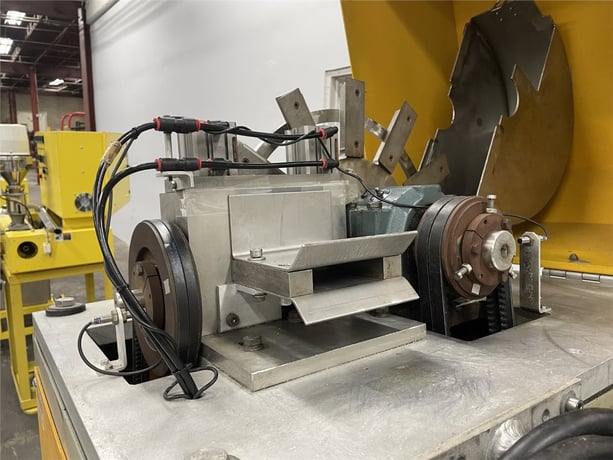 Conair #2512, fan cut pelletizer, 12 rotating knives, 1 bed knife, 5 HP main motor, 1 HP pull roll, ABB ACS - Image 7