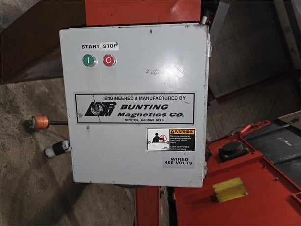 Weima #WLK-15, 59" x 59" V-rotor shredder, 120 HP AC motor, 15" diameter rotor, 90 RPM, serrated ram, 460 V. - Image 10
