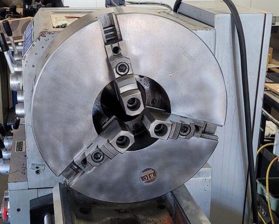 22"/31" x 100" Sharp #22100B, gap bed engine lathe, 16" BTC 3-jaw chuck, 4.5" bore, D1-11 Camlock - Image 9