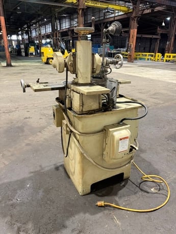 Royal Oak Universal Cutter Grinder, 8" x 30"table - Image 2