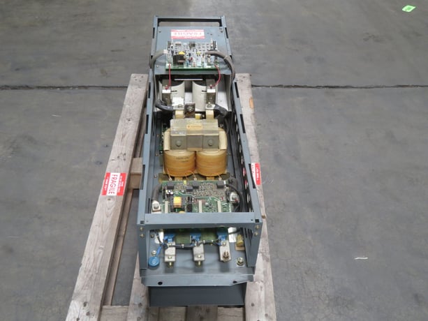 200 HP Nidec #5401, AC Variable Frequency Drive, 3 Phase, 300 A, 380-480 Volts, 50/60 Hz - Image 2