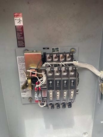 200 Amp. Asco #Series-300, transfer switch, 120/240 Volts, 3-phase, S/N 391057, NEMA 1 - Image 3