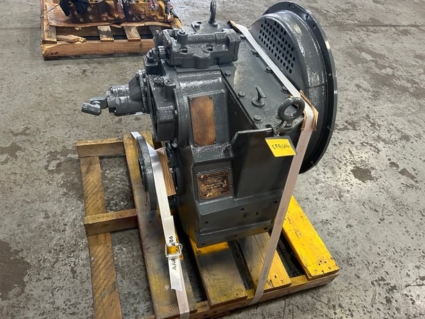 Twin Disc #MG5114, marine transmission, 465 HP, sound attenuated enclosure 1 - Image 3