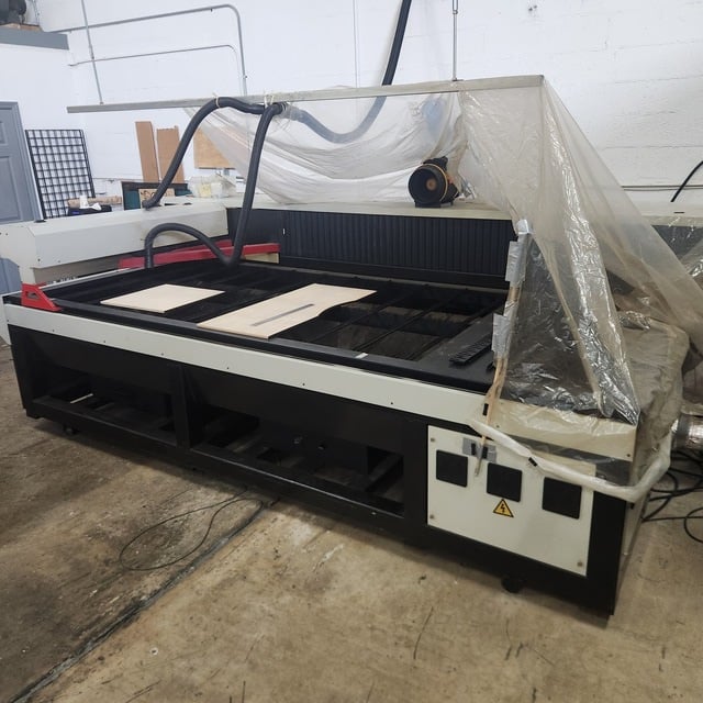 Eagle Lasers #G1325, Laser Welder, 500 watt, 50" x 100" work area, 2017 - Image 2