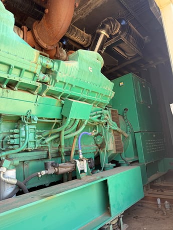 2000 KW Cummins #DQKC, diesel generator set, 660 hours, QSK60-G6 engine, sound attenuated enclosure, 3000 - Image 6