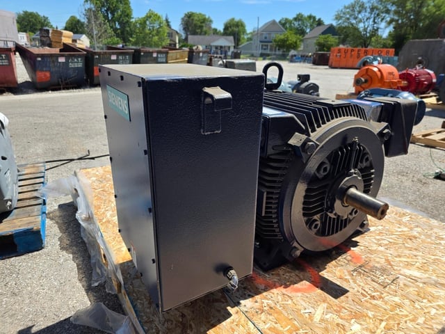 250 HP 3600 RPM Siemens, Frame 507S, TEFC BB, 2300/4000 Volts - Image 1