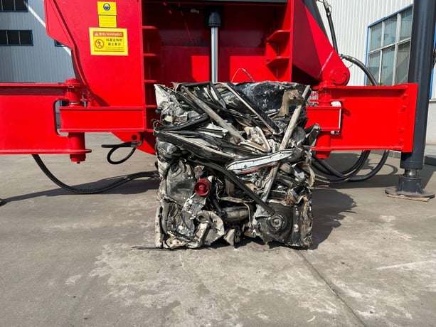 Enerpat #AMB-SCE5000 Auto Salvage Car Body Baler, Hardox 500 Wear Protection, 160 HP Cummins Diesel, Heavy - Image 4