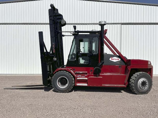35000 lb. Taylor #TXH350L, forklift, 180" lift, 96" forks, Cummins QSB 6.7 diesel engine, pneumatic tires - Image 3