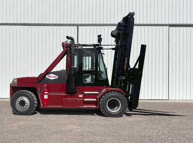 35000 lb. Taylor #TXH350L, forklift, 180" lift, 96" forks, Cummins QSB 6.7 diesel engine, pneumatic tires - Image 4