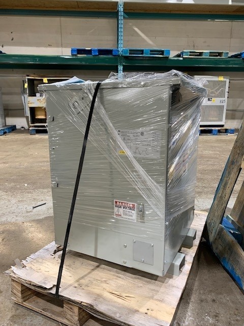 15 KVA 600 Delta Primary, 208Y/120 Wye Secondary, Hammond, Isolation Type - Image 1