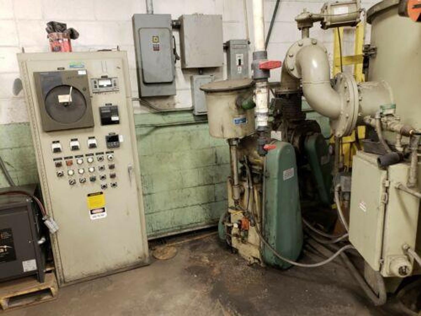 Lindberg #22-GR-3830-17TF, top loading vacuum furnace, 1700°F, Stokes 607-1/212 vacuum pump/blower, control - Image 5