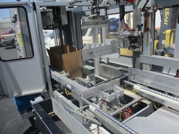 Wexxar #WF2HT, automatic case erector / box taping machine, Nordson ProBlue-7 - Image 4