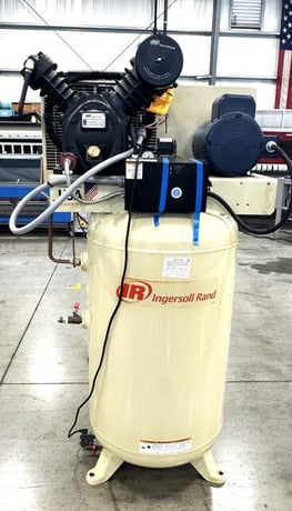 5 HP Ingersoll-Rand #2475N5-P, Two-Stage Air Compressor, w/ Air Dryer, R134a, 17 cfm @ 90 psi - Image 2