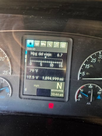 Freightliner #Cascadia-126, Sleeper Truck, Detroit DD15, DT12 Automatic, 72" Raised Roof, Tandem Axle, 2019 - Image 7